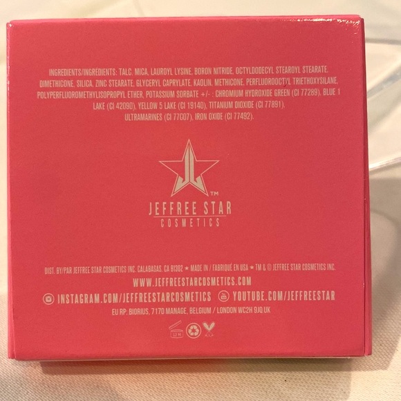 Jeffree Star Single Eyeshadow in Heavy Weighted (deep blue) NIB - Picture 3 of 4